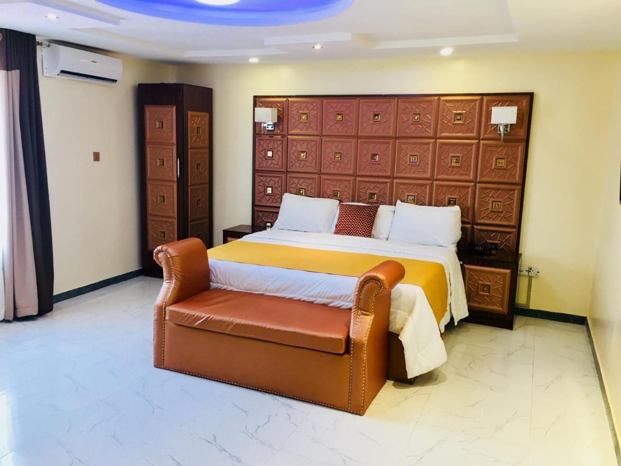 Double M Exquisite Suites And Lounge Lekki Ogombo Exteriér fotografie