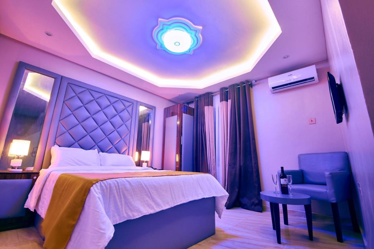 Double M Exquisite Suites And Lounge Lekki Ogombo Exteriér fotografie